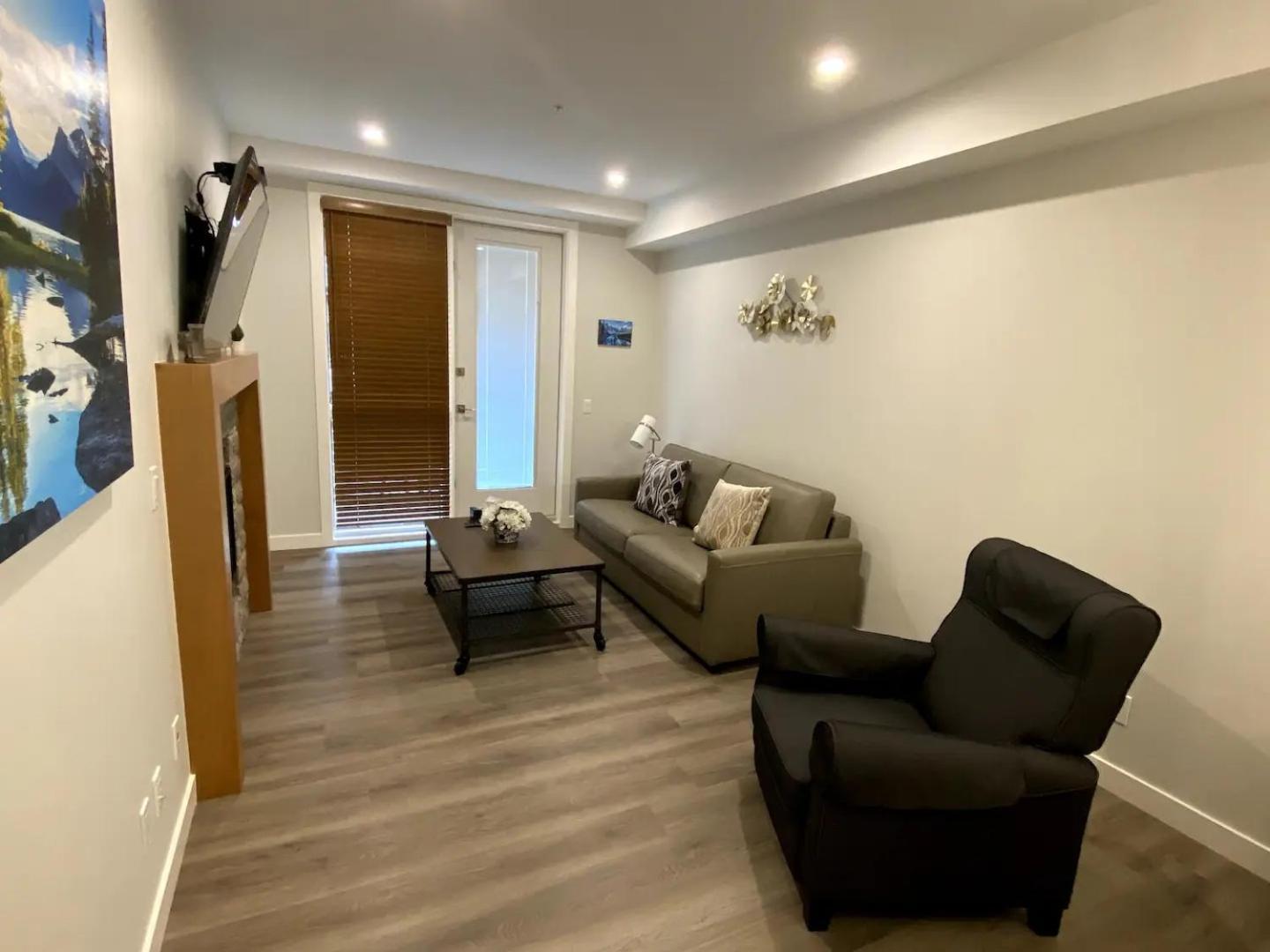 Luxury Unit In The Heart Of Канмор Экстерьер фото
